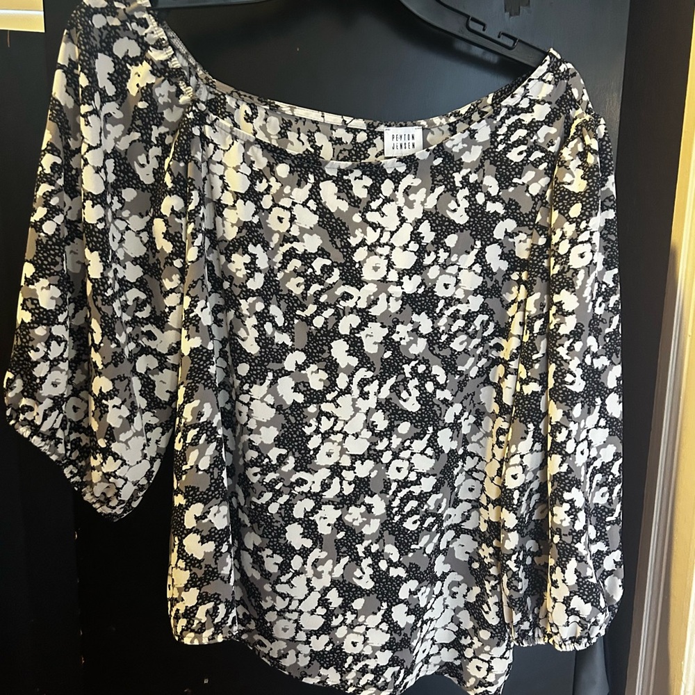 Floral Black and White Women's Top
